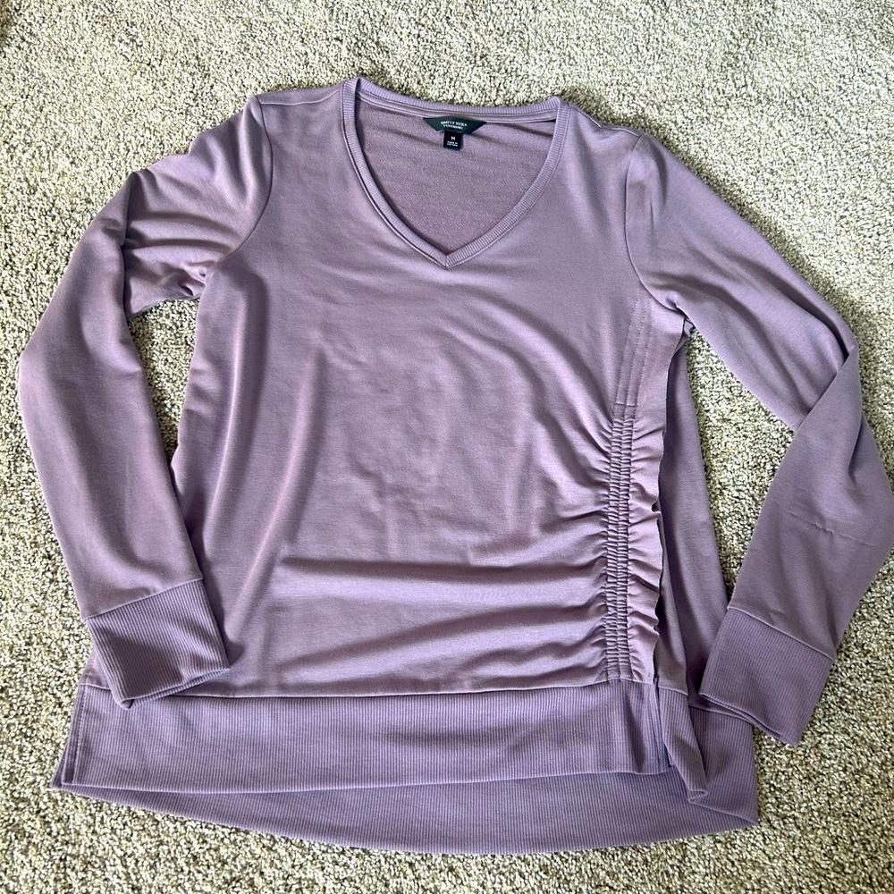 Simply vera Vera Wang V-neck shirt